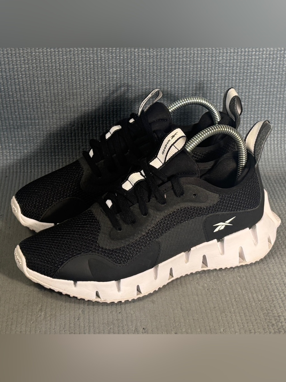 Reebok Zig Dynamic Black Athletic Shoes Women’s Size 7‎